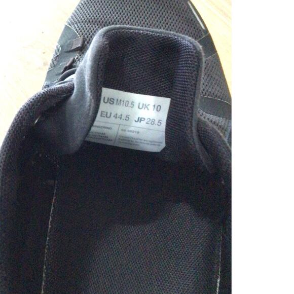 On Cloud Running 5 Black White Sneaker Shoes Men\'s 10.5 Swiss Eng. 59.98919 main image 6